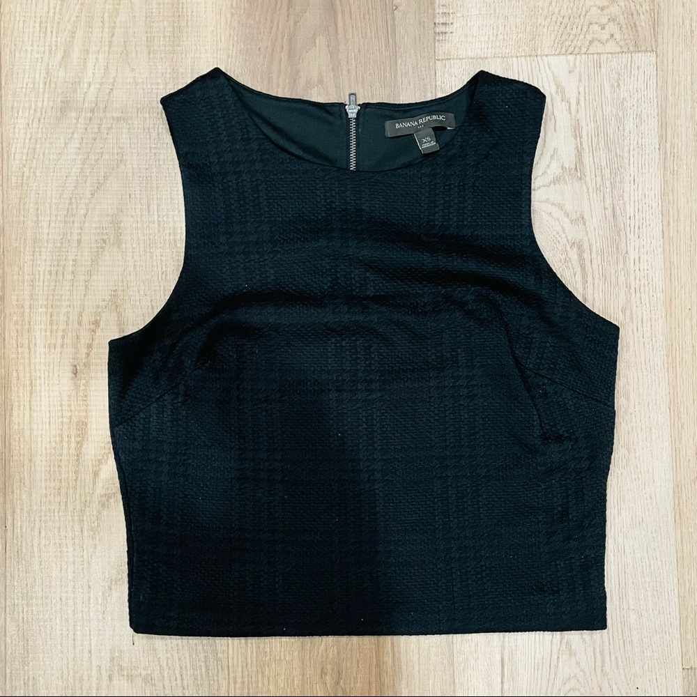 Banana Republic Black Sleeveless Cropped Blouse w/ Zipper Back